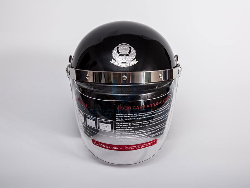 靖江固安：警用防暴頭盔真那么結(jié)實(shí)嗎？