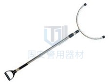 防暴鋼叉的使用方法新鮮出爐啦！