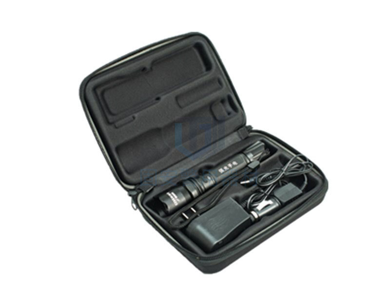 單警強(qiáng)光手電