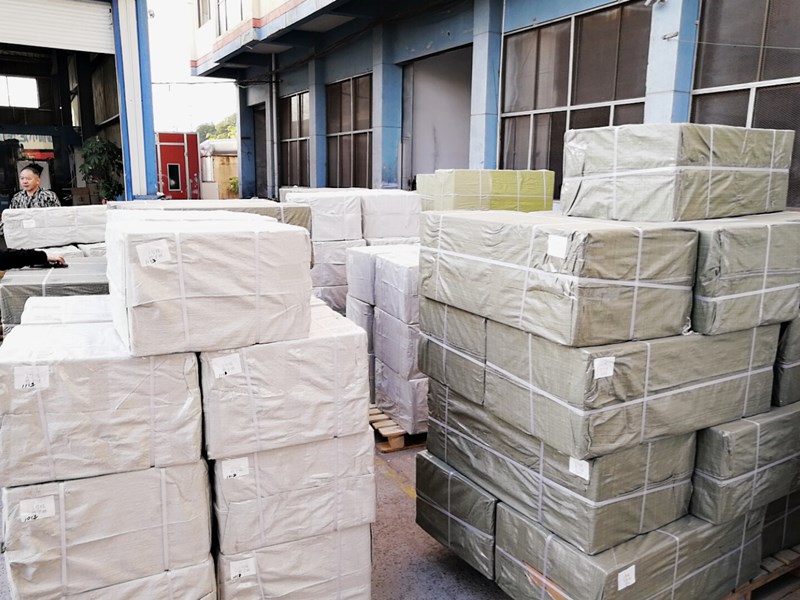 11月15日下午固安防刺服等都已打包好，等待物流