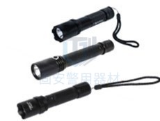 太好用了！為警用強(qiáng)光手電瘋狂打call！